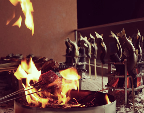 岐阜の囲炉裏炭焼き 火座（かぐら）｜囲炉裏個室、ランチ、ディナー